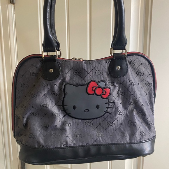 Hello Kitty Purse - Picture 3 of 12